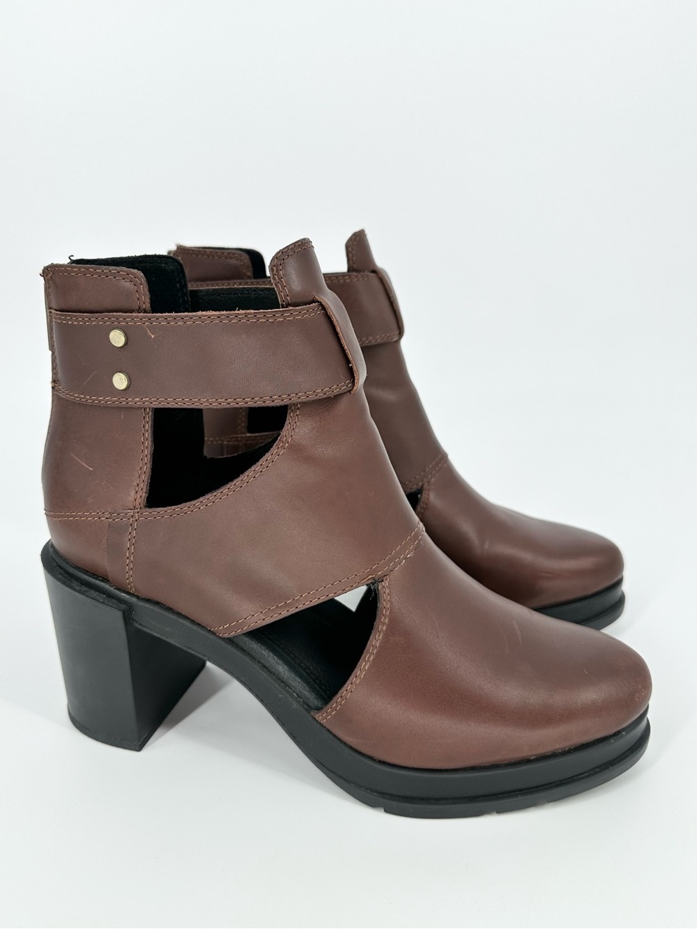 Sorel Margo Cut-Out Brown Leather Heeled Boots
